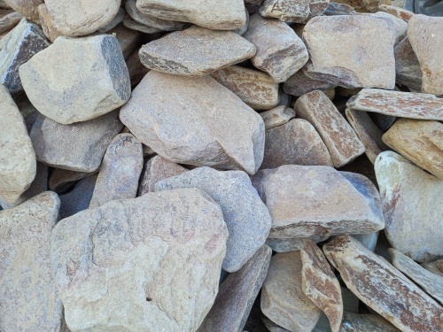 Златолит жёлтый, жёлто-зелёный глыбки и валуны для ланшафтного дизайна купить в Республике Карелия