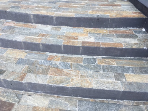 Плитка из Златолита Уральского для лестницы купить в Республике Карелия