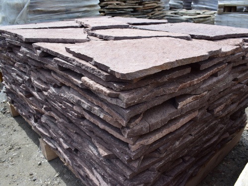 Плитняк лемезит бордовый для облицовки цоколя 20-25 мм  купить в Республике Карелия