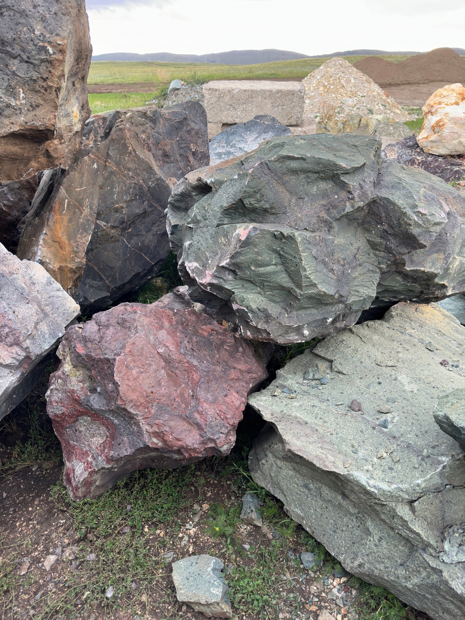 Камни для ландшафтного дизайна зелёные 10-60 килограмм купить в Республике Карелия