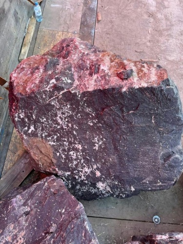 Камни для ландшафтного дизайна красно-фиолетовые 10-60 килограмм купить в Республике Карелия