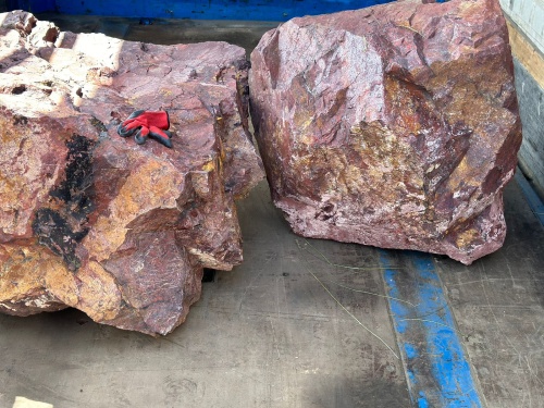 Ландшафтные глыбы красно-фиолетовые 200-1000 килограмм купить в Республике Карелия