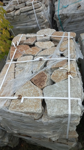 Плитняк галтованный гранитный для ландшафтного дизайна купить в Республике Карелия