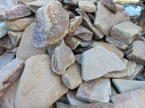 Златолит жёлтый, жёлто-зелёный глыбки и валуны для ланшафтного дизайна купить в Республике Карелия