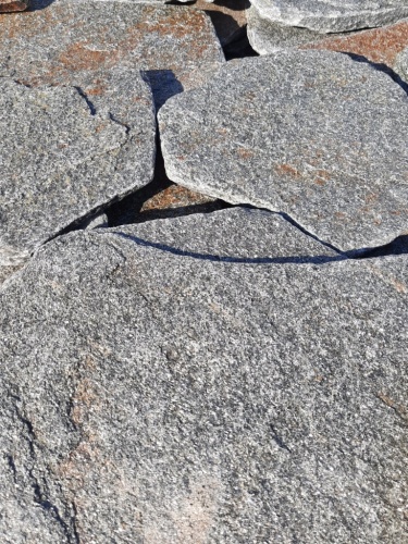 Златолит серебристый галтованный для лестниц купить в Республике Карелия